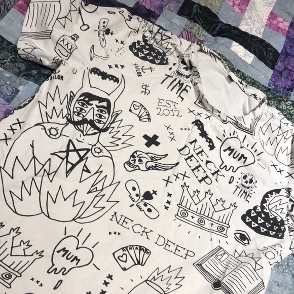 Men’s Neck Deep t shirt - Picture 4 of 4